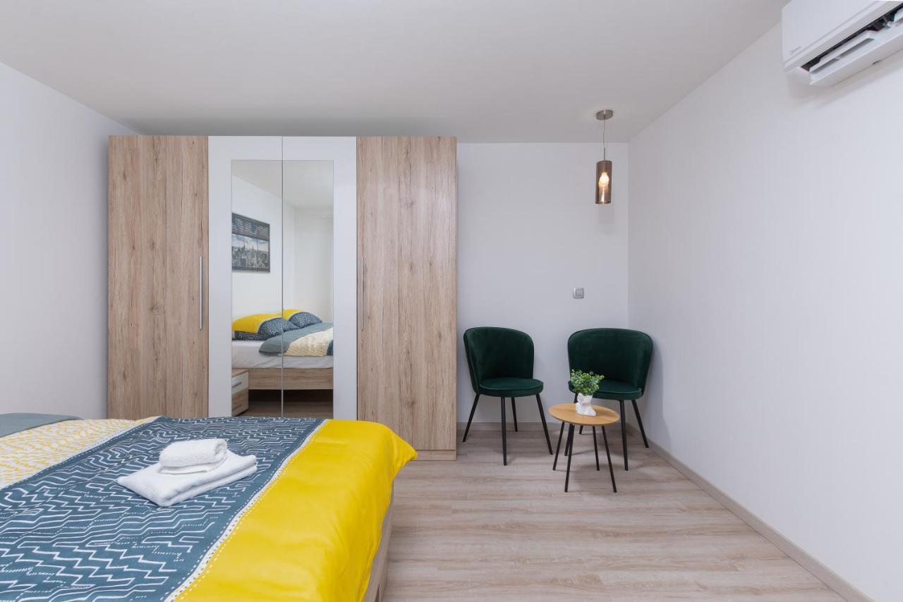 Apartment Ena Near Pula Amphitheater Exteriör bild