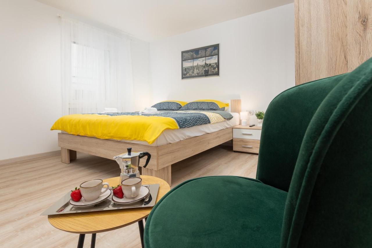 Apartment Ena Near Pula Amphitheater Exteriör bild