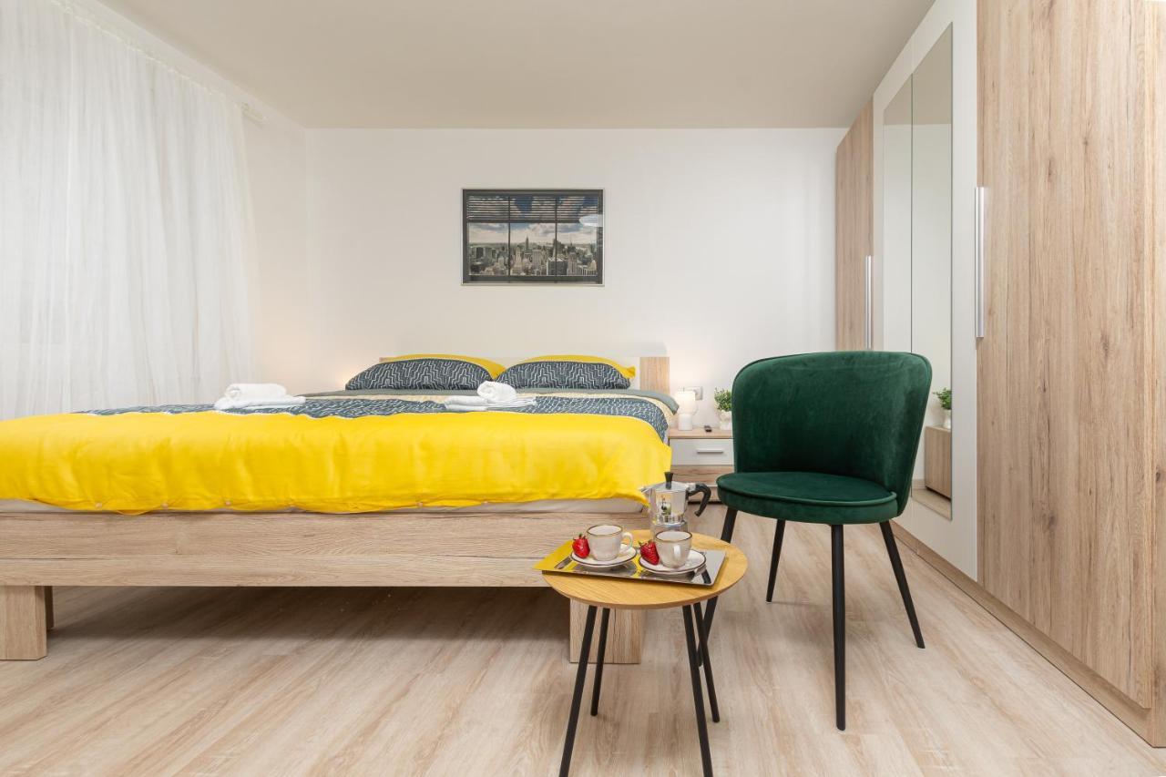Apartment Ena Near Pula Amphitheater Exteriör bild